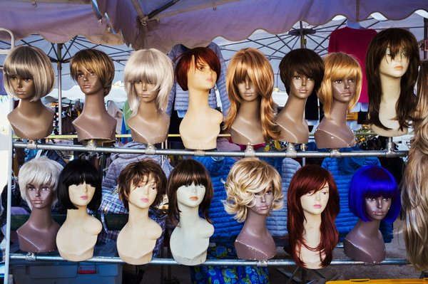 Mannequin femme tête fixe : le choix idéal pour vos vitrines